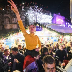 U Zadru otvoren Advent uz koncert Prljavog kazališta