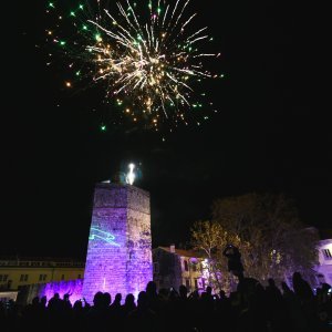 U Zadru otvoren Advent uz koncert Prljavog kazališta