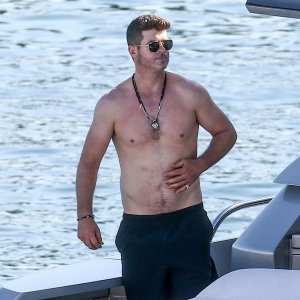 Robin Thicke i April Love Geary uživaju na jahti