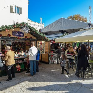 Građani posjetili manifestaciju Advent u Zadru