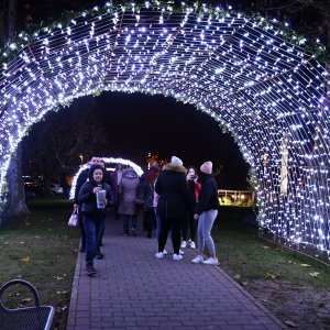 Slavonski Brod: Prve nedjelje Adventa grad je zablistao u blagdanskom ugođaju