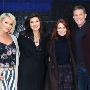 Josie Bissett, Daphne Zuniga, Laura Leighton i Doug Savant