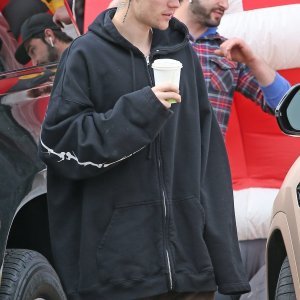 Hailey Baldwin i Justin Bieber kupuju božićno drvce