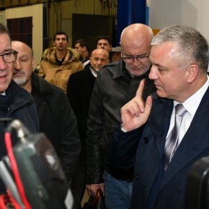 Ministar Horvat u posjetu tvornici