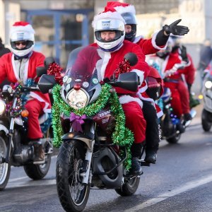 Motorizirani Djedovi Mrazovi u Poljskoj