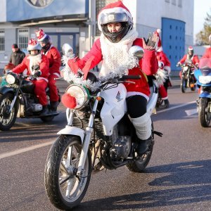 Motorizirani Djedovi Mrazovi u Poljskoj