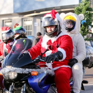 Motorizirani Djedovi Mrazovi u Poljskoj