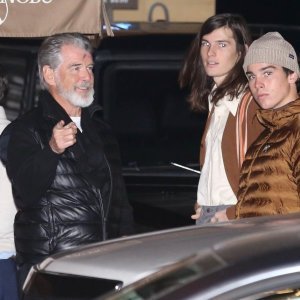 Pierce Brosnan sa sinovima Parisom i Dylanom