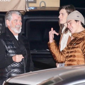 Pierce Brosnan sa sinovima Parisom i Dylanom