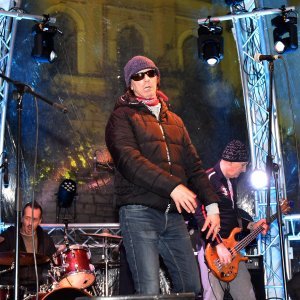 Pula: Koncert Psihomodo Popa na Portarati okupio veliki broj Puljana