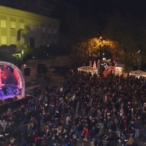 Pula: Koncert Psihomodo Popa na Portarati okupio veliki broj Puljana