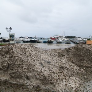 Tuča poharala Pakoštane gdje su poplavljene ulice