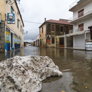 Tuča poharala Pakoštane gdje su poplavljene ulice