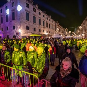 Neno Belan u sklopu Dubrovačkog zimskog festivala nastupio na Stradunu