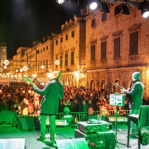Neno Belan u sklopu Dubrovačkog zimskog festivala nastupio na Stradunu
