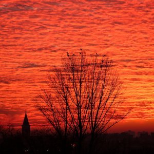 Izlazak sunca u Zagrebu posljednjeg dana 2019.