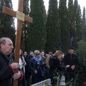 Posljednji ispraćaj Damira Mihanovića-Ćubija na groblju Lovrinac