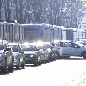 Zagreb pod opasom zbog europske kreme, gužve u prometu