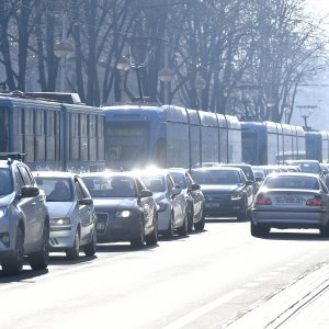 Zagreb pod opasom zbog europske kreme, gužve u prometu