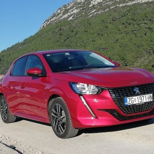 Peugeot 208 Allure BlueHDi 100 S&S