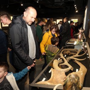 Neandertalci u Noći muzeja posjetili muzej Aquatica u Karlovcu