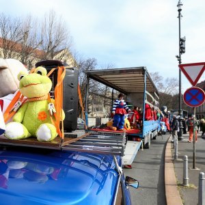 Zagreb: Vesela fašnička povorka prodefilirala je centrom grada