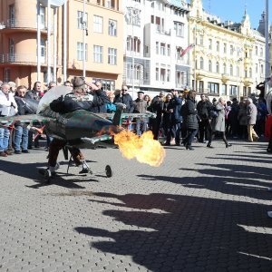 Zagreb: Vesela fašnička povorka prodefilirala je centrom grada