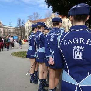 Zagreb: Vesela fašnička povorka prodefilirala je centrom grada