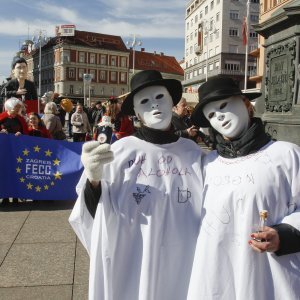 Zagreb: Vesela fašnička povorka prodefilirala je centrom grada