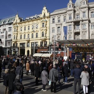 Zagreb: Vesela fašnička povorka prodefilirala je centrom grada