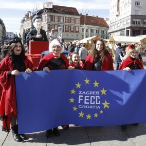 Zagreb: Vesela fašnička povorka prodefilirala je centrom grada