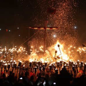 Vikinški festival Up Helly Aa u Lerwicku