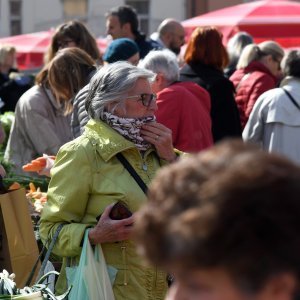 Zagreb: Velika gužva na tržnici Dolac