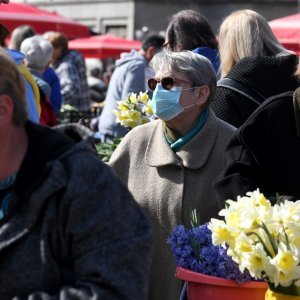 Zagreb: Velika gužva na tržnici Dolac