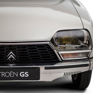 2 Citroën GS 'par Tristan Auer pour Les Bains'