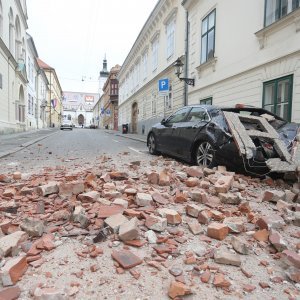 Potres oštetio zgradu Vlade i Katedralu