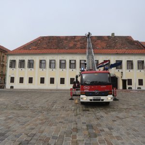 Potres oštetio zgradu Vlade i Katedralu