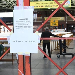 Zatvorena tržnica u Sisku
