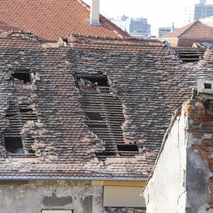 Zagreb: Volonteri saniraju uništene dimnjake na gradskim krovovima