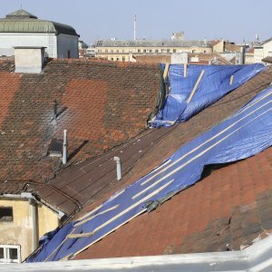 Zagreb: Volonteri saniraju uništene dimnjake na gradskim krovovima