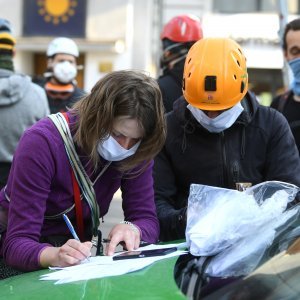 Zagreb: Alpinisti pomažu u sanaciji krovišta uništenih tijekom potresa