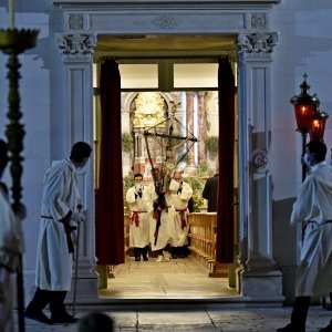 Tradicionalna procesija 'Za križen' uz stroge mjere zaštite