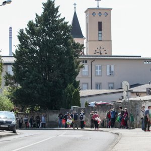 Zagreb: Gužva ispred pučke kuhinje Caritasa