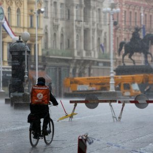 Proljetni pljusak u Zagrebu