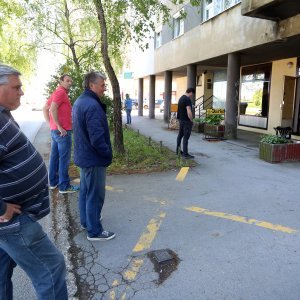 Karlovac: Popuštanjem mjera počeli su raditi i frizeri