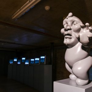 U Laubi otvorena izložba akt fotografija i skulptura autora Lorne Kijurko i Stanka Abadžića