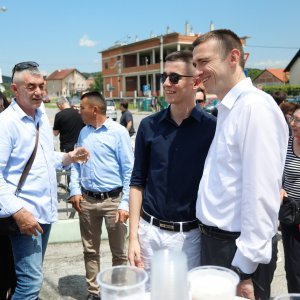 Fešta Domovinskog mosta Miroslava Škore nakon predaje kandidacijskih lista