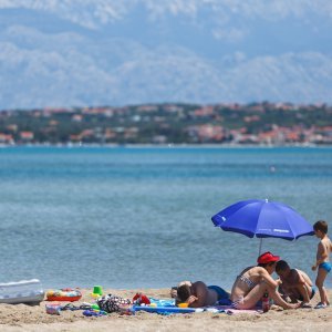 Nin: Manji broj gostiju na Kraljičinoj plaži nego prošle godine