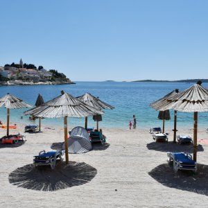 Primoštenske plaže spremno iščekuju veći broj gostiju