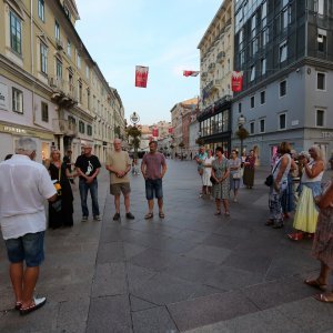 Grupa Riječana pjesmama odali počast Oliveru Dragojeviću